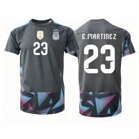 Stroje piłkarskie Argentyna Emiliano Martinez #23 Bramkarskie Koszulka Podstawowej MŚ 2026 Krótki Rękaw